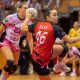 La jugadora del Balonmano Morvedre Julvé lanza a puerta ante el Bolaños. Foto: Dani Arroyo